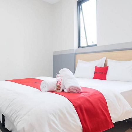 Reddoorz Plus Near Taman Anggrek Mall Τζακάρτα Εξωτερικό φωτογραφία