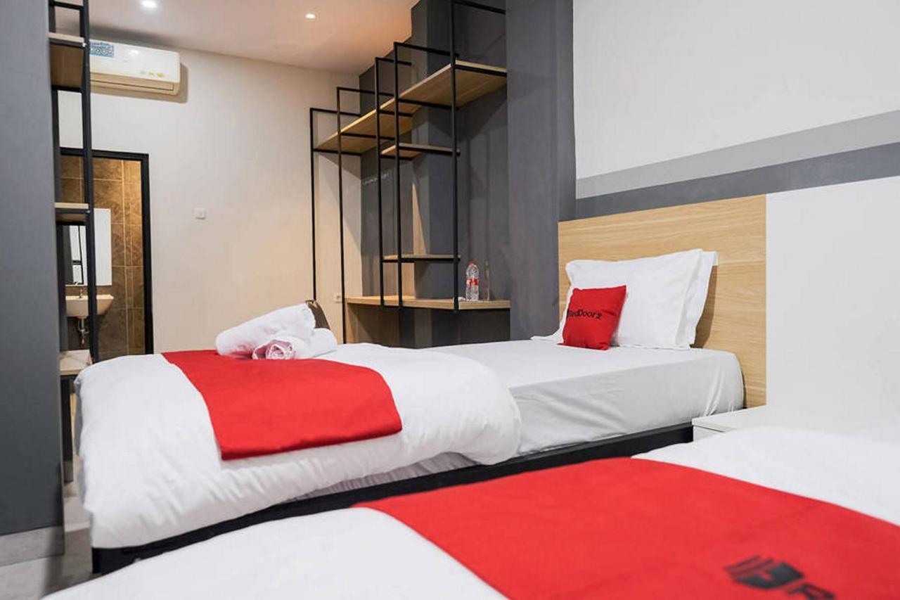 Reddoorz Plus Near Taman Anggrek Mall Τζακάρτα Εξωτερικό φωτογραφία