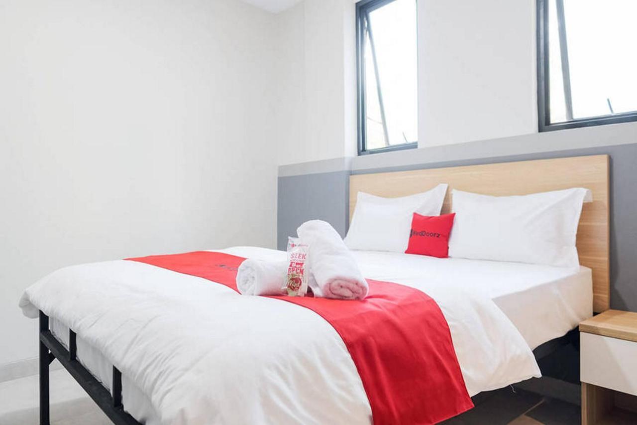 Reddoorz Plus Near Taman Anggrek Mall Τζακάρτα Εξωτερικό φωτογραφία
