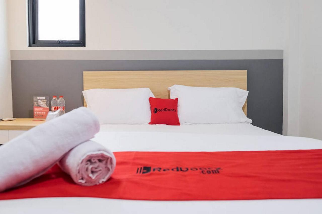 Reddoorz Plus Near Taman Anggrek Mall Τζακάρτα Εξωτερικό φωτογραφία