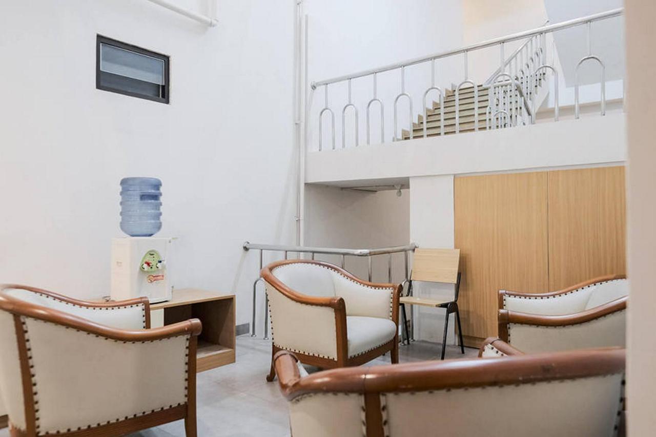 Reddoorz Plus Near Taman Anggrek Mall Τζακάρτα Εξωτερικό φωτογραφία