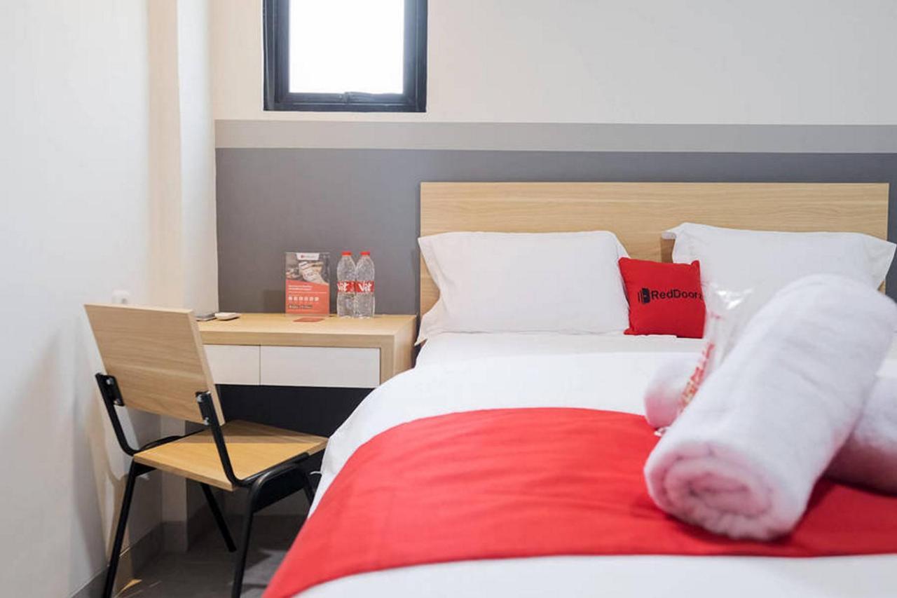 Reddoorz Plus Near Taman Anggrek Mall Τζακάρτα Εξωτερικό φωτογραφία