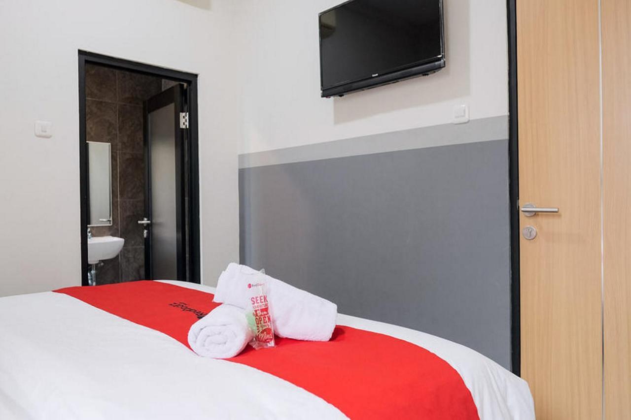 Reddoorz Plus Near Taman Anggrek Mall Τζακάρτα Εξωτερικό φωτογραφία