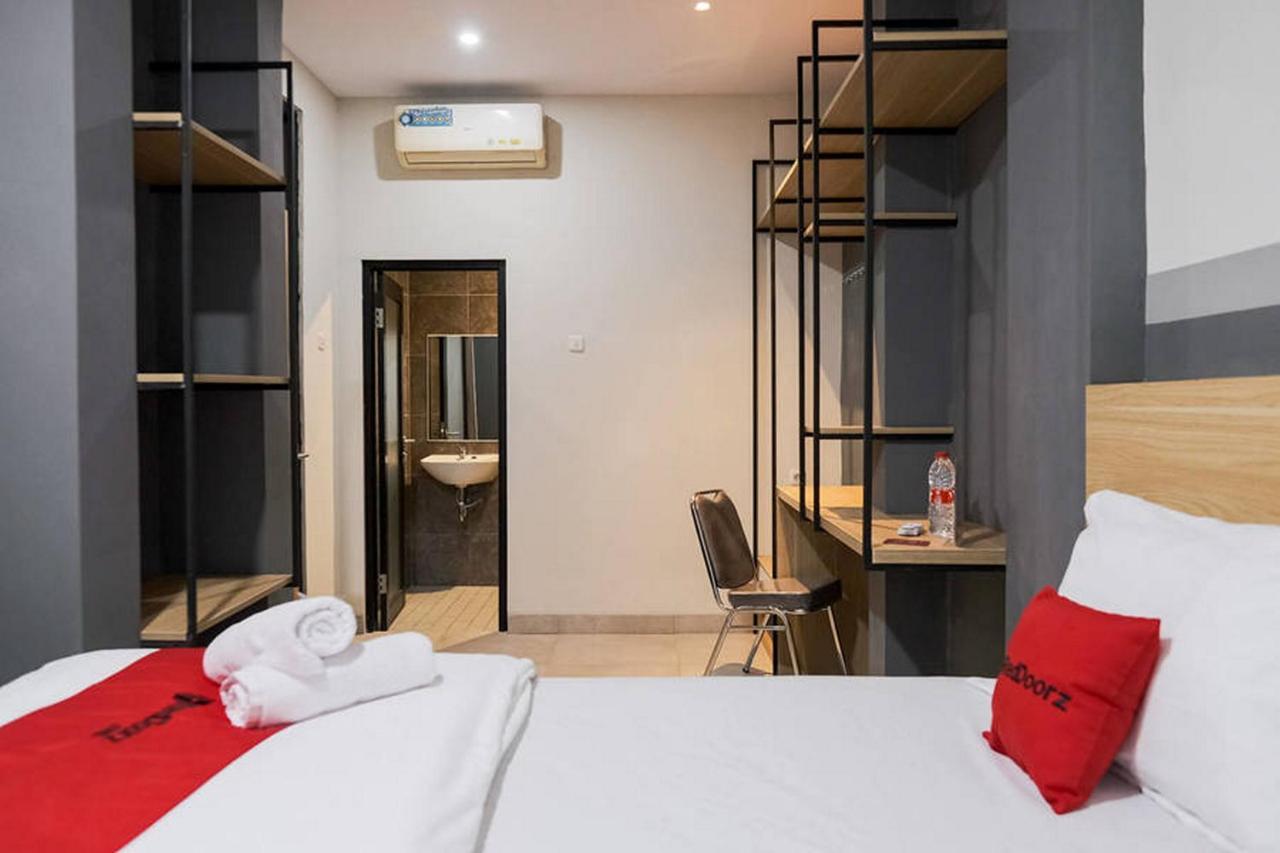 Reddoorz Plus Near Taman Anggrek Mall Τζακάρτα Εξωτερικό φωτογραφία